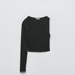 Zara ASYMMETRICAL TOP m but runs to s